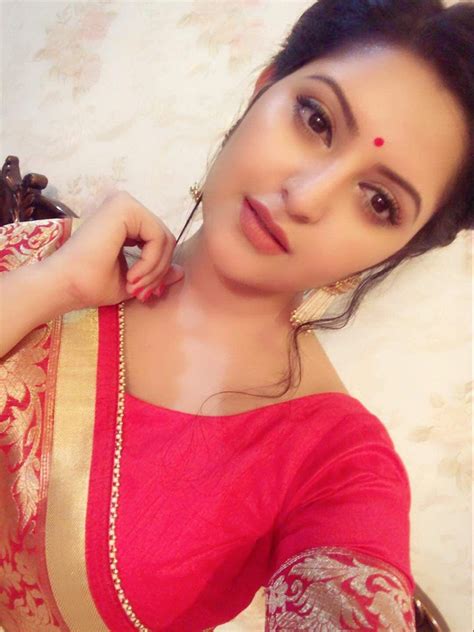 pori moni bangladeshi actress cute beauty hoop earrings fashion