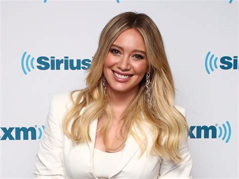 Hilary Duff Posts Swimsuit Photo Of Her Flaws On Instagram Business
