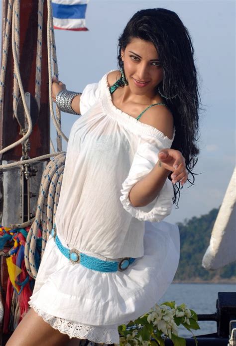 Sruthi Hasan Hot Hot Pics ~ Actress Biography And Picture