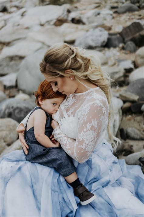 24 Breathtaking Photos Of Brides Breastfeeding On Their Wedding Day