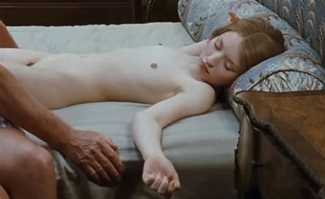emily browning boobs naked body parts of celebrities