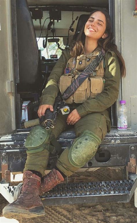 1426 best vroue soldate female soldiers images on pinterest military female female soldier