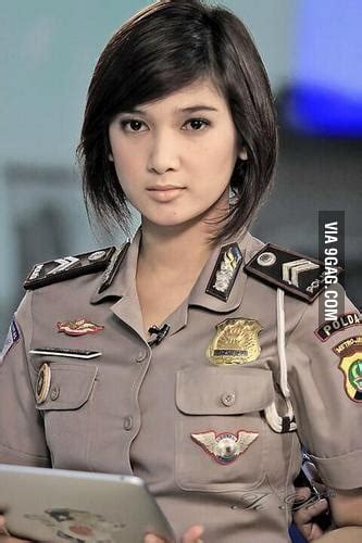 Indonesian Police Woman 9gag