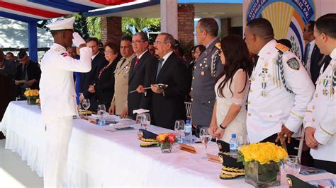 presidente danilo medina encabeza graduación de 37 nuevos oficiales de
