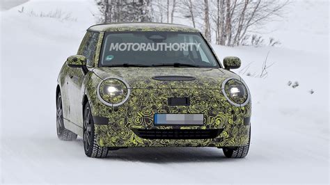 mini cooper se spy shots redesigned electric hatch spotted