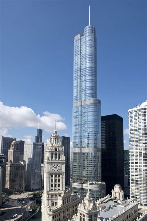trump international hotel  tower chicago luxury skyscraper