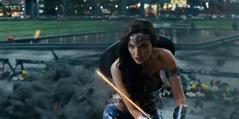 the best things wonder woman does in justice league