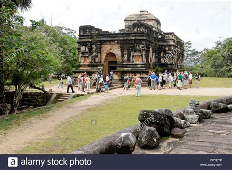 ruins  thuparama gedige  dalada maluva quadrangle polonnaruwa sri lanka stock photo alamy