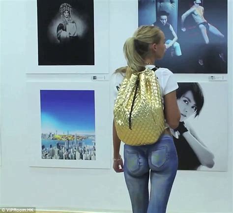 Sandra Bakker S Model Walks Around Hong Kong Naked From