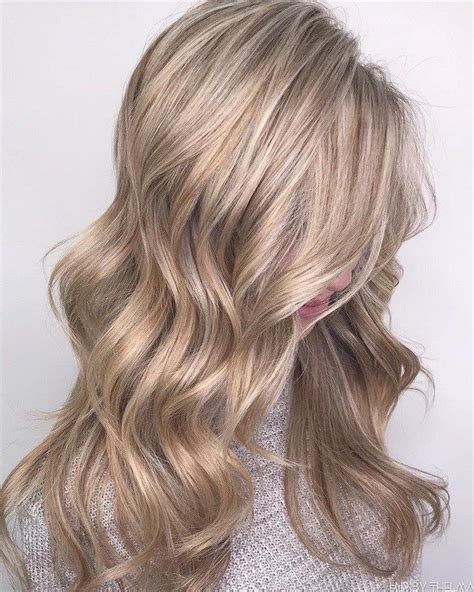 Sandy Pearly Blonde Blonde Hair Color With Highlights