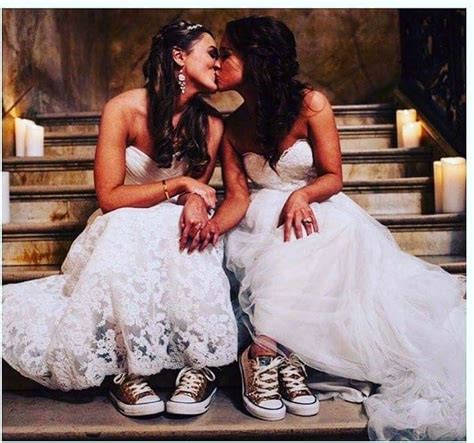 Pin By Mike Holl On Wlw Weddings Cute Kiss Girls Show Lesbian Wedding
