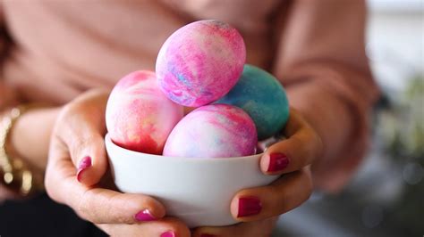 decorate easter eggs  shaving cream