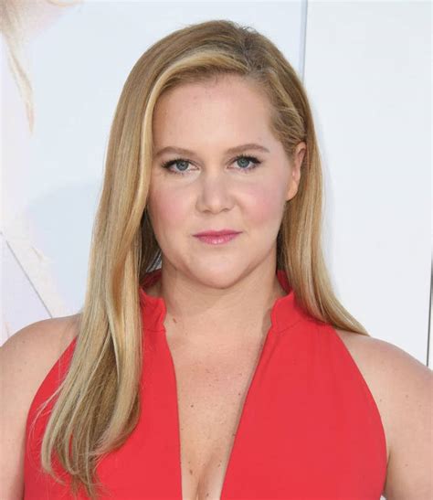 amy schumer posted nude photo of c section scars