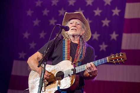 Willie Nelson Hospitalised Following Health Scare That S Life Magazine