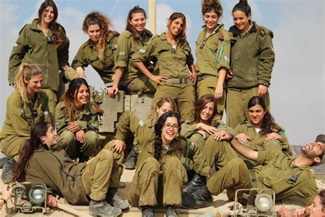 hot israeli female tank instructors of school of infantry