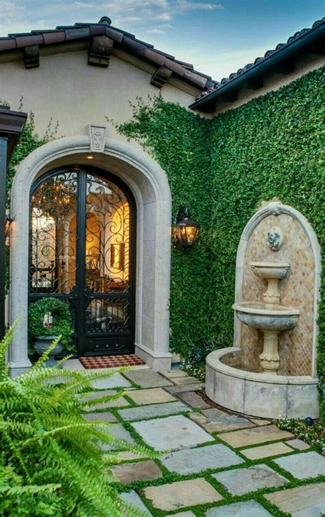 front courtyard decorating ideas