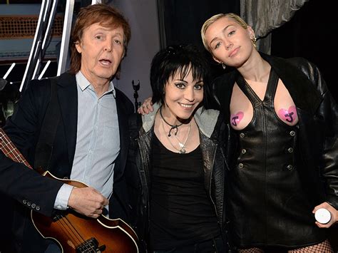 Miley Cyrus Wears Pasties To Honor Joan Jett At The Rock And Roll Hall