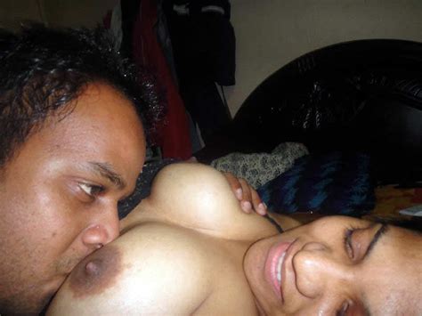 Hot Indian Aunty Boobs Photos Aur Boobs Suck Karne Ke Sexy