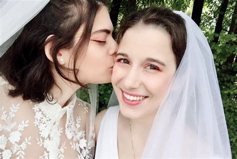 Kamukomahina Enjoyer On Twitter The Lesbians Have Arrived Married
