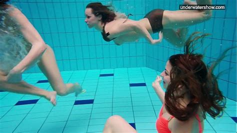 3 nude girls have fun in the water xnxx