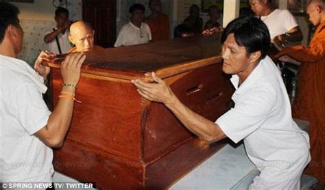 buddhist monk enters trance in bid to meditate himself to death
