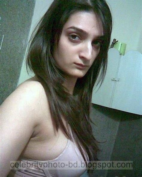 Sexy Pakistani Babes Exclusive Self Shoot Photos Showing