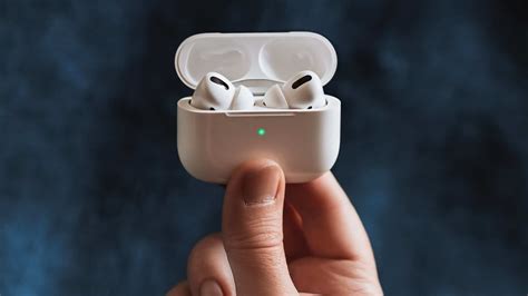 generation apple airpods  case leak   image heres    expect ht tech