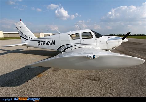 piper pa   cherokee nw aircraft pictures  airteamimagescom
