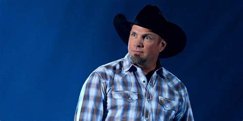 Garth Brooks Bisexual Naked Photo