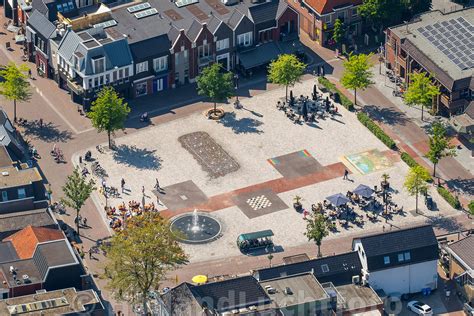 hollandluchtfoto nunspeet luchtfoto gerenoveerde marktplein