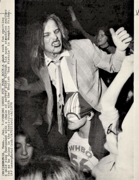 1978 press photo sex pistols crowd in memphis tenn flickr