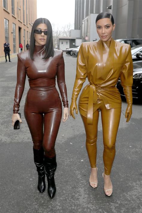 Kim Kardashian Trägt Latex Ein Outfit Wie Ein Op Handschuh Sz Magazin