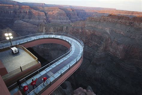 workers replace glass panels  skywalk  grand canyon las vegas