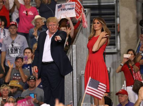 photos melania trump in red dress at melbourne rally