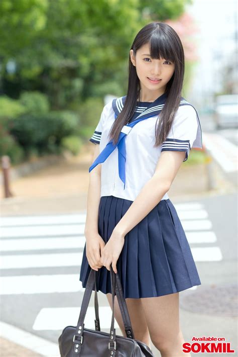 여학생교복에 있는 본성 존님의 핀 귀여운 아시아 소녀 청소년 패션 여자 교복