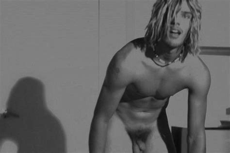 chris zylka totally naked in a bathtub porn male celebrities