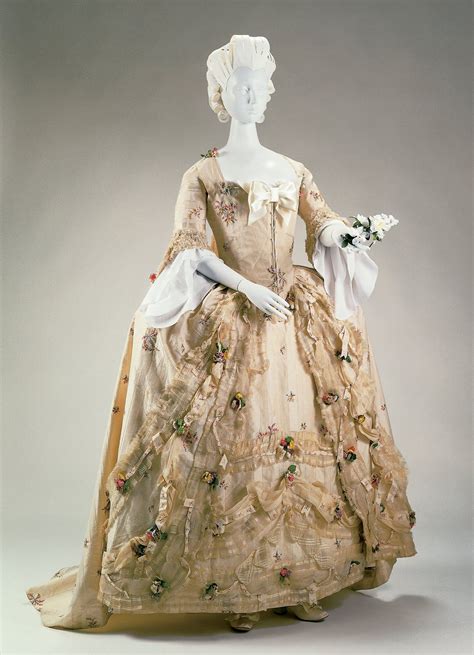 robe  la francaise british   historical dresses  century fashion rococo fashion