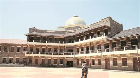 pune  colleges hold lectures  saturday shut