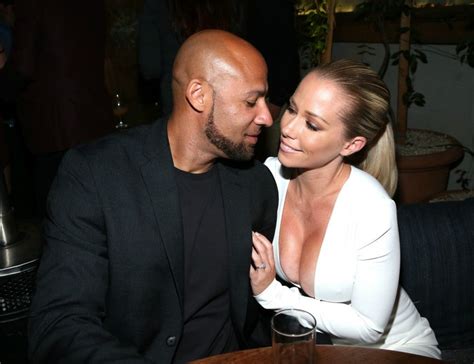 Kendra Wilkinson Flaunts Insane Cleavage Shows Off Major Pda With