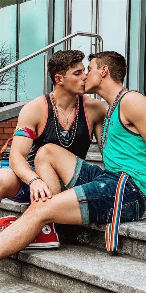 Pin By Unai M On Kiss Men Kissing Cute Gay Gay Love