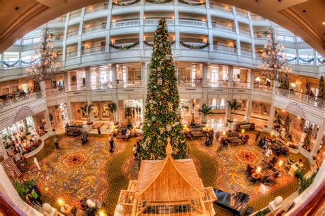 grand floridian hotel  christmas disney matthew paulson photography