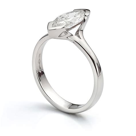 big    carat diamond ring  size   carat diamond rings