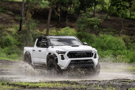 toyota tacoma breaks cover previews tech  fortuner