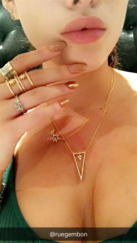 Bella Thorne Selfies 3 Photos Thefappening
