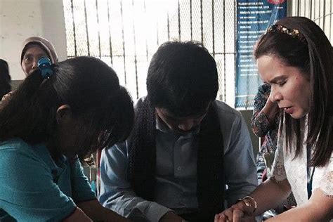 Pacman Jinkee Seen Praying With Mary Jane Veloso At
