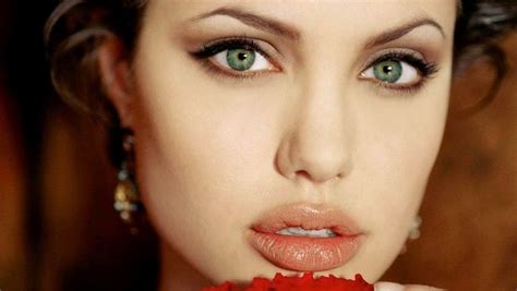 Top 10 Most Beautiful Eyes In The World 2018 World S Top