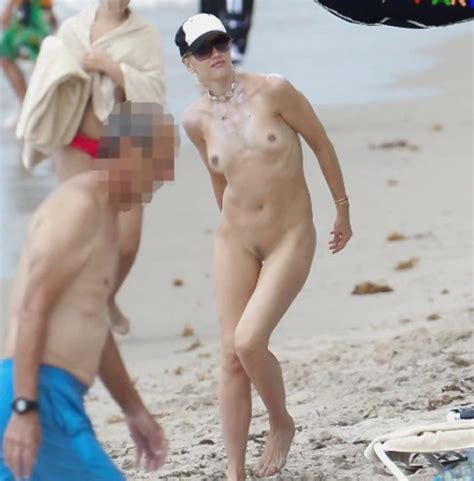 Gwen Stefani Nude Leaked Pics And Videos Celeb Masta