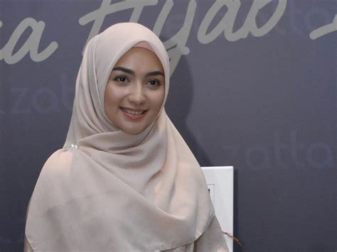 elzatta hijab umumkan kembalinya citra kirana sebagai muse