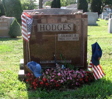 gil hodges grave