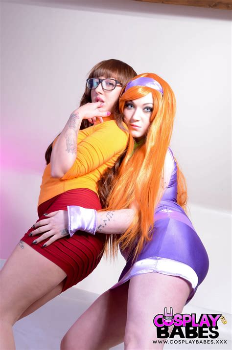 Velma And Daphne From Scooby Doo Get Down Xxx Dessert